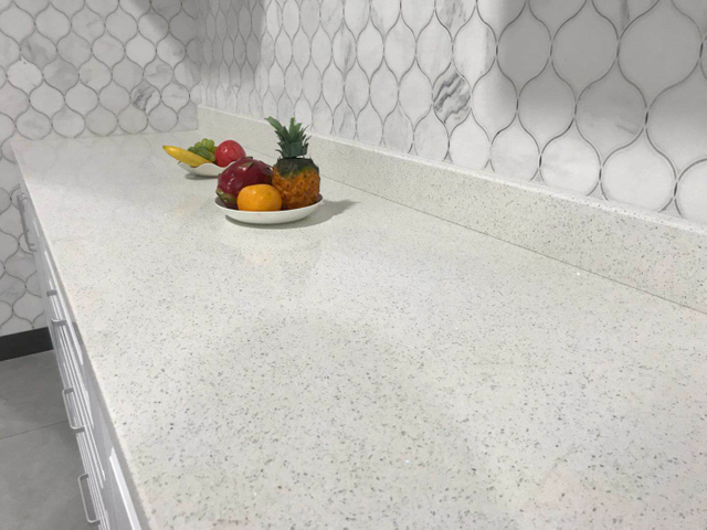 China White Sparkling Quartz Stone Slabs For Fireplace Or Countertops